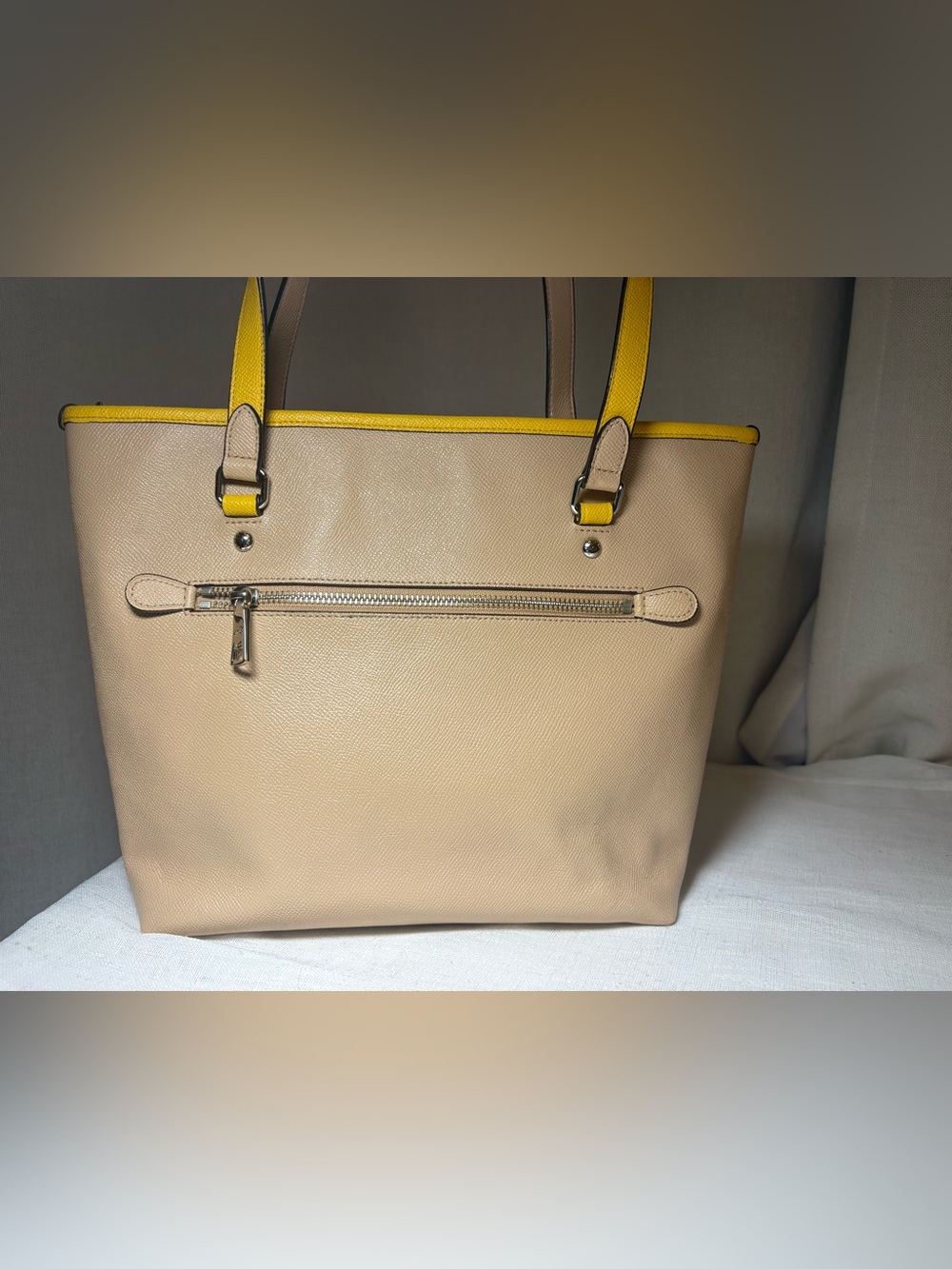 Coach City Zip Tote Beige Leather Yellow Trim Shoulder Bag Purse F59855 New - Picture 7 of 16